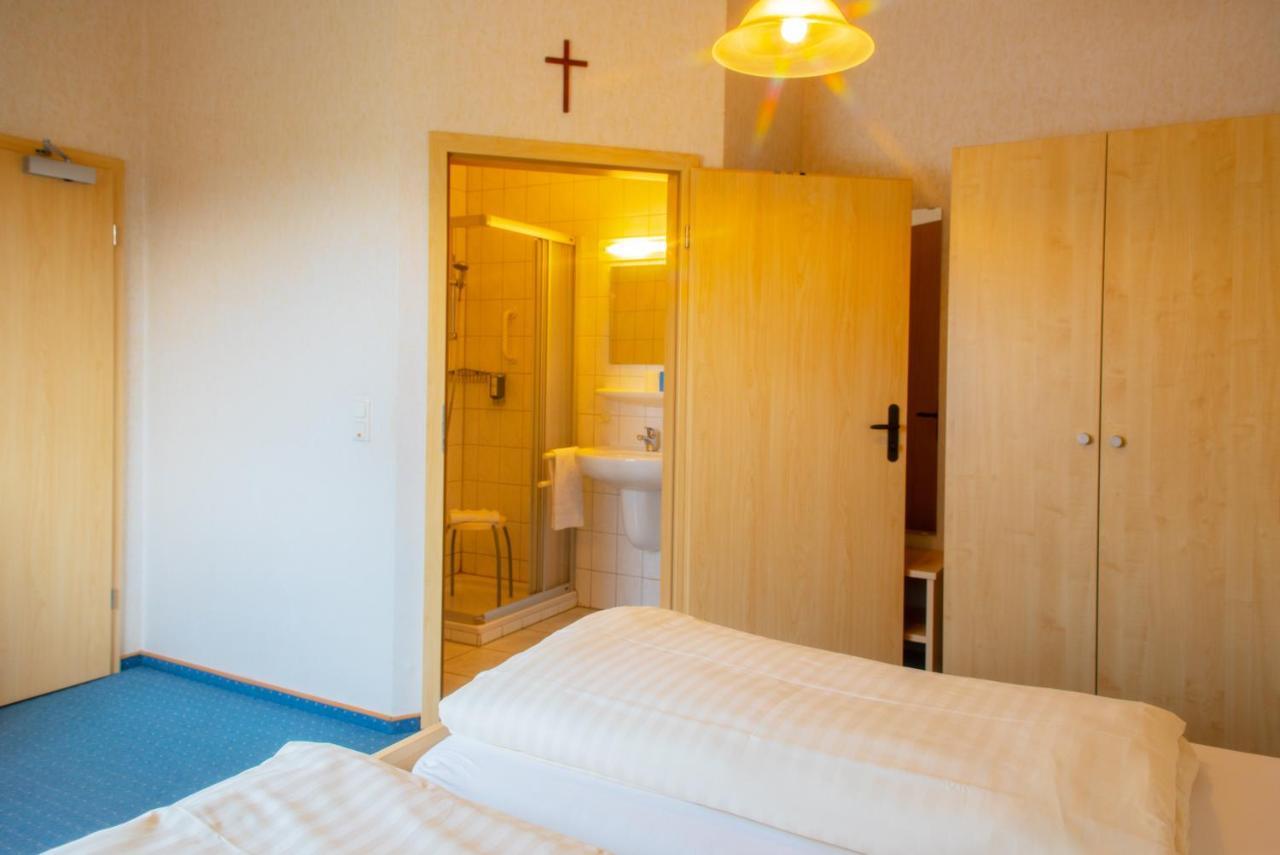 Christliche Gaestehaeuser Weinstrasse Neustadt an der Weinstraße Kültér fotó